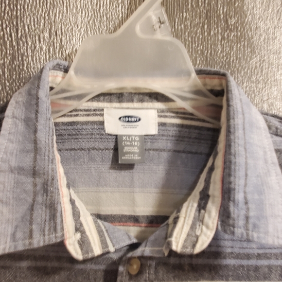 Four Shirt - Picture 11 of 16